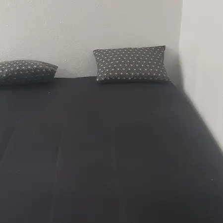 Apartment T2 4pers Calme Proche Cube Gare Troyes Sainte-Savine